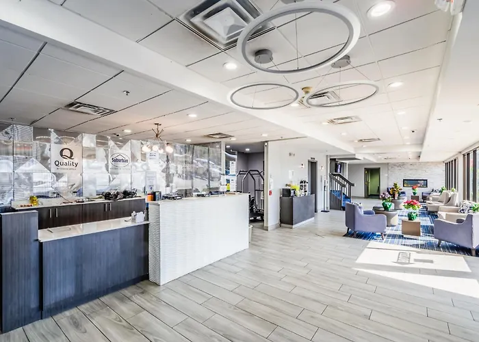 Quality Inn Roseville-Detroit North