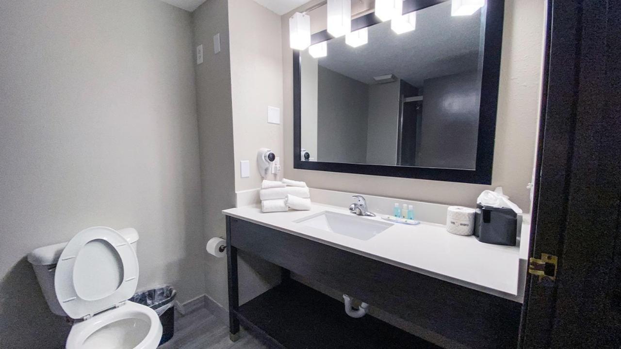 Inn Quality Roseville-detroit North